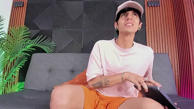 Snapshot of saul_novak chatting on 01/08/25, 08:29 saul novak online show from 01/08/25, 08:29