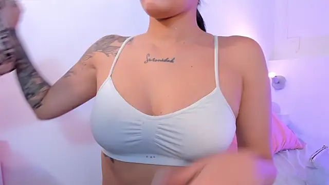 VenusEvans1 online show from 12/15/25, 04:00