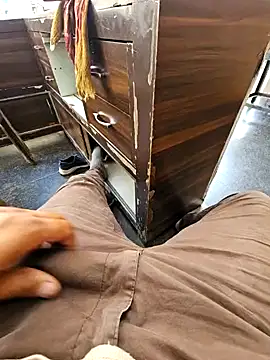 Snapshot of pyasevickybabu563 chatting on 03/21/25, 10:17 pyasevickybabu563 online show from 03/21/25, 10:17