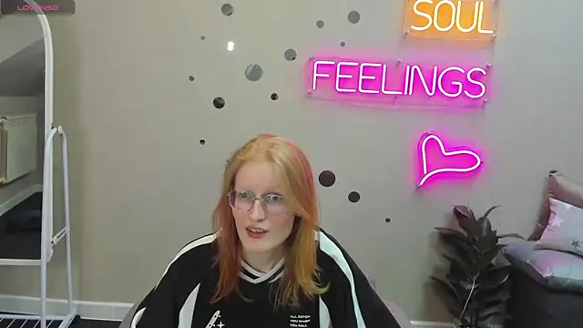 Snapshot of ElizabethHarpper chatting on 01/17/25, 03:00 ElizabethHarpper online show from 01/17/25, 03:00