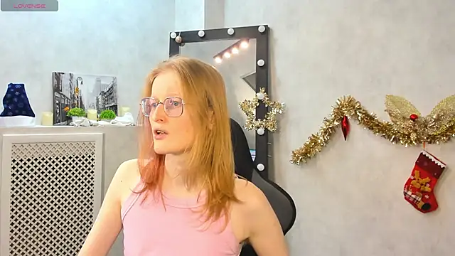 Snapshot of ElizabethHarpper chatting on 01/18/25, 02:12 ElizabethHarpper online show from 01/18/25, 02:12