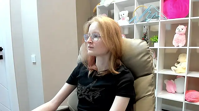 Snapshot of ElizabethHarpper chatting on 01/30/25, 08:11 ElizabethHarpper online show from 01/30/25, 08:11