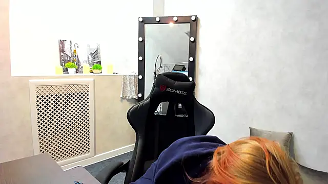 Snapshot of ElizabethHarpper chatting on 02/12/25, 11:18 ElizabethHarpper online show from 02/12/25, 11:18