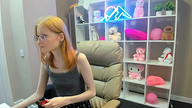 Snapshot of ElizabethHarpper chatting on 02/28/25, 08:31 ElizabethHarpper online show from 02/28/25, 08:31