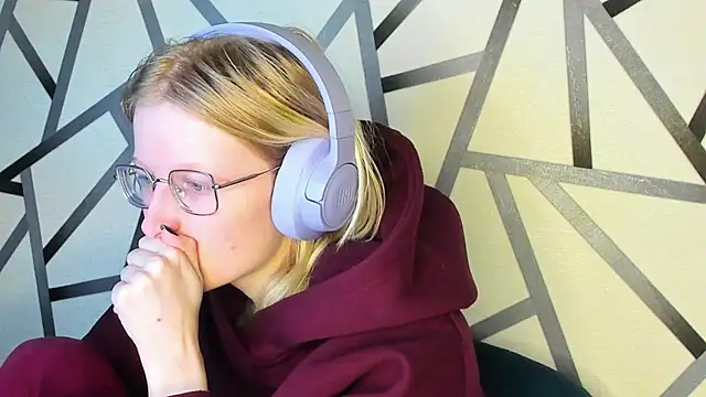 ElizabethHarpper online show from 11/26/25, 01:06