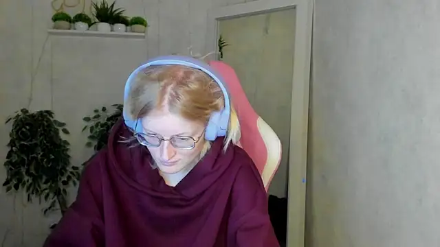 ElizabethHarpper online show from 11/29/25, 12:57