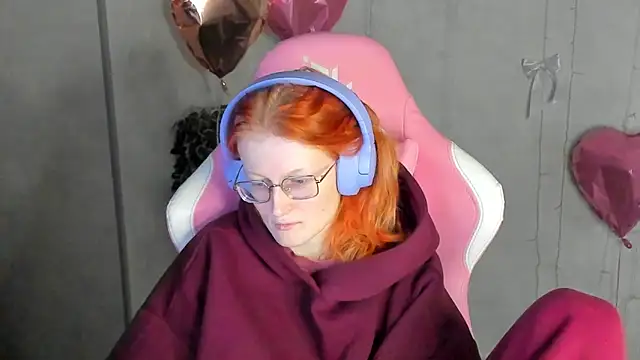 Snapshot of ElizabethHarpper chatting on 02/26/26, 05:12 ElizabethHarpper online show from 02/26/26, 05:12