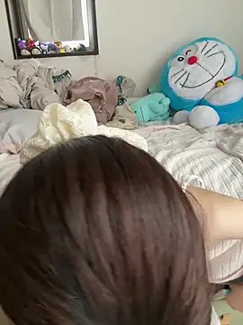 Snapshot of RIRI_Chan_ chatting on 07/27/26, 04:41 RIRI Chan online show from 07/27/26, 04:41