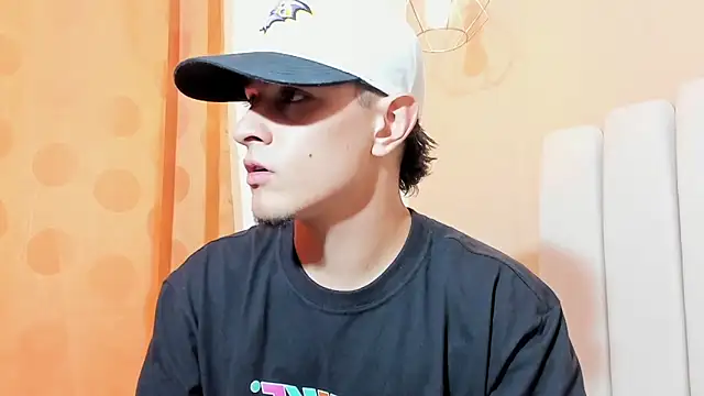 DAVID VICTORIAA online show from 02/21/25, 01:11