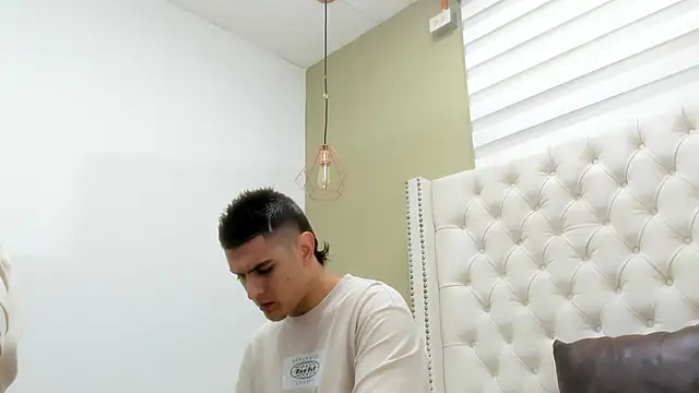 DAVID VICTORIAA online show from 10/14/25, 01:01