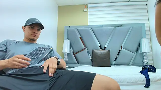 DAVID VICTORIAA online show from 05/06/26, 01:05