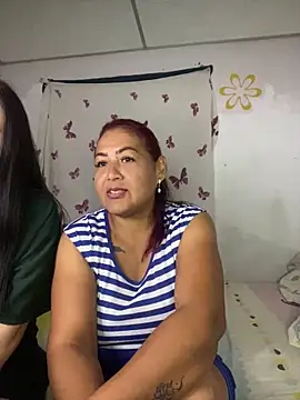 Snapshot of Abigail_BigTits chatting on 01/02/25, 02:33 Abigail BigTits online show from 01/02/25, 02:33