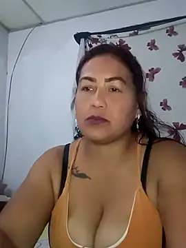 Snapshot of Abigail_BigTits chatting on 03/13/25, 02:27 Abigail BigTits online show from 03/13/25, 02:27