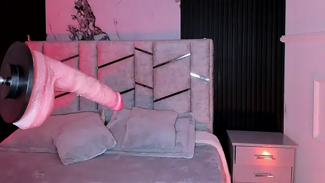 daniiphoeniixx online show from 12/03/25, 08:07