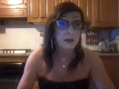 Snapshot of Tiabet chatting on 06/24/26, 07:57 Tiabet online show from 06/24/26, 07:57