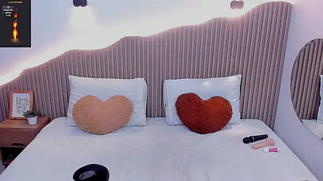 Annie kurt  online show from 03/23/25, 02:26