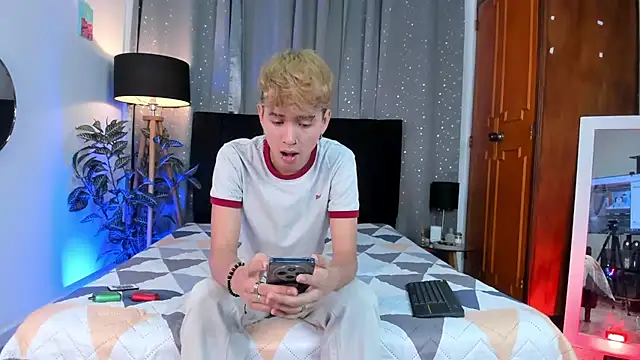 Brian-Ausslos online show from 02/04/25, 04:26