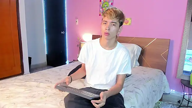 Brian-Ausslos online show from 02/06/25, 04:42