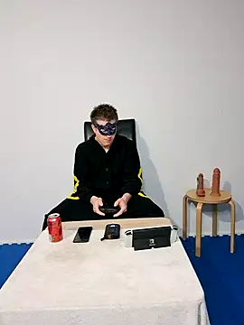 Snapshot of EmberSlave chatting on 12/28/24, 11:52 EmberSlave online show from 12/28/24, 11:52