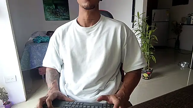 Adam Valenciia online show from 12/05/25, 06:48