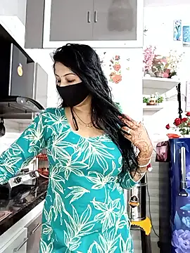 Best-Couple online show from 06/17/26, 01:52
