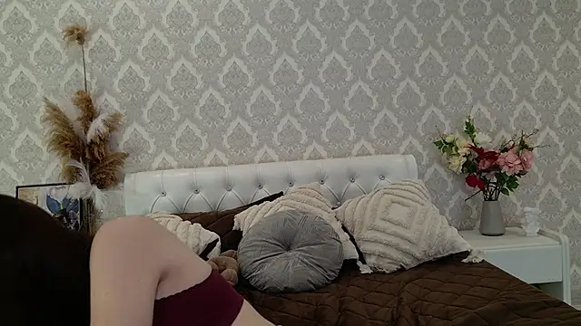 Nellie Medina online show from 01/04/25, 04:55