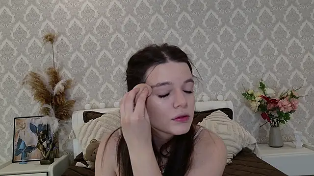 Nellie Medina online show from 02/19/25, 07:16