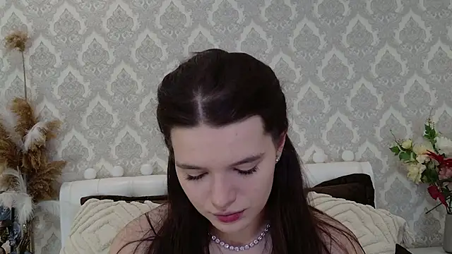 Nellie Medina online show from 02/25/25, 08:30