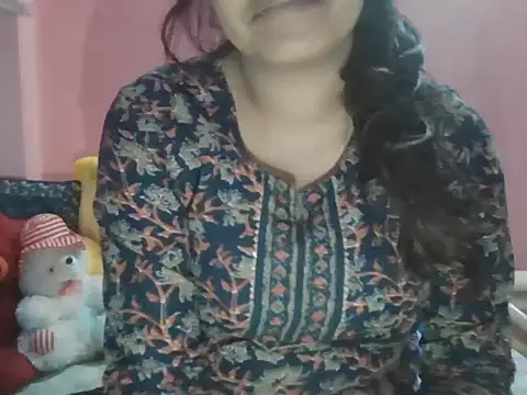 Hot-shanvi online show from 04/08/26, 02:00