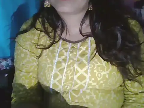 Hot-shanvi online show from 06/01/26, 11:34