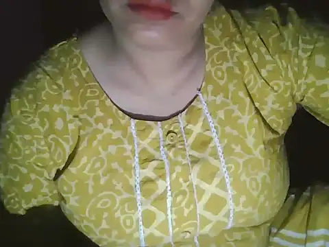 Hot-shanvi online show from 06/01/26, 11:39