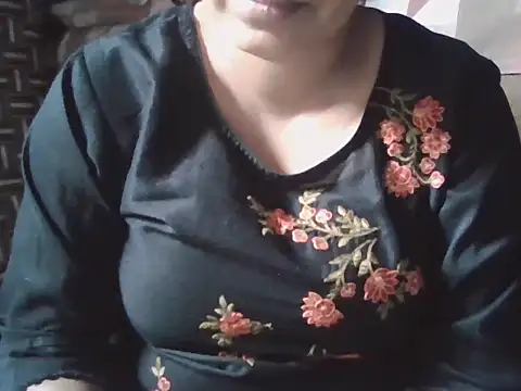Hot-shanvi online show from 06/02/26, 11:45