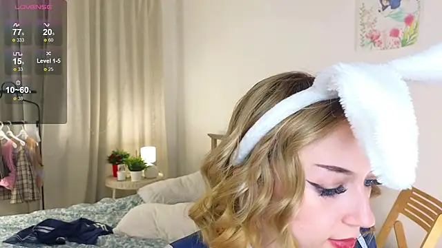 Snapshot of DaisyHearl chatting on 01/08/25, 02:25 DaisyHearl online show from 01/08/25, 02:25