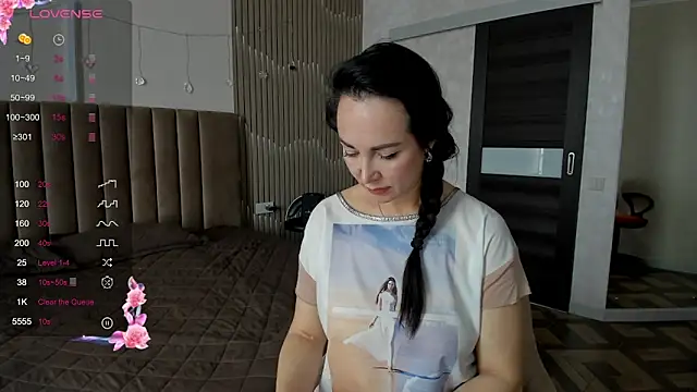 Monica Weiss online show from 02/15/26, 11:08