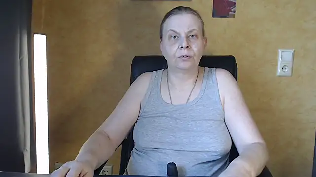 Sweet Phoenix online show from 10/05/25, 12:58