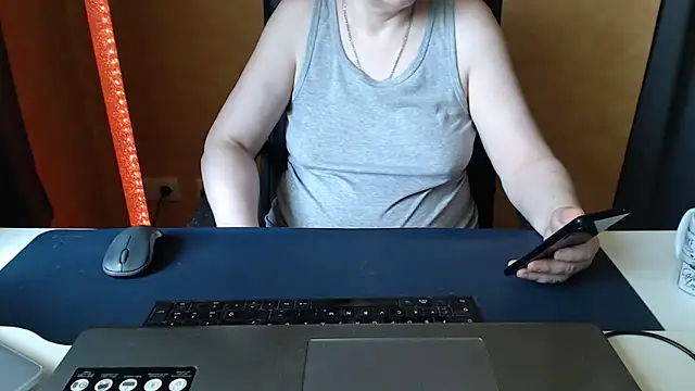 Snapshot of Sweet_Phoenix chatting on 05/19/26, 10:10 Sweet Phoenix online show from 05/19/26, 10:10