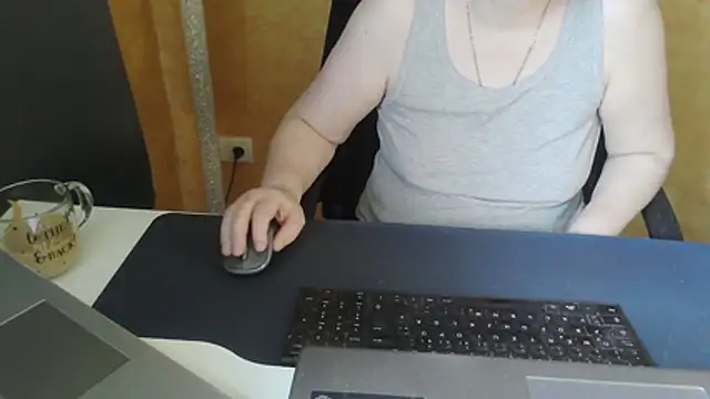 Snapshot of Sweet_Phoenix chatting on 06/18/26, 06:24 Sweet Phoenix online show from 06/18/26, 06:24