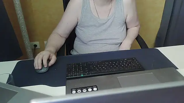 Snapshot of Sweet_Phoenix chatting on 06/26/26, 11:14 Sweet Phoenix online show from 06/26/26, 11:14
