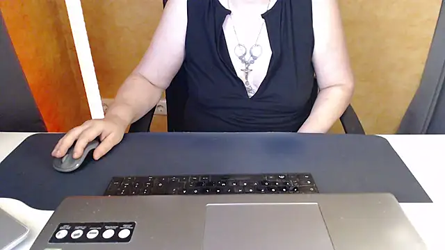 Snapshot of Sweet_Phoenix chatting on 06/27/26, 12:22 Sweet Phoenix online show from 06/27/26, 12:22
