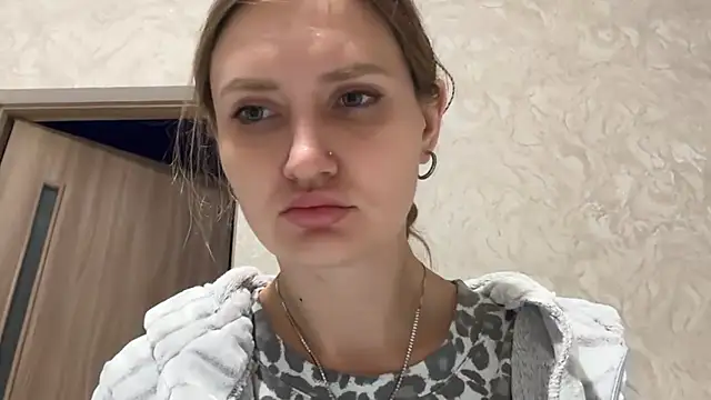 Snapshot of florianikaa chatting on 10/16/25, 06:53 florianikaa online show from 10/16/25, 06:53