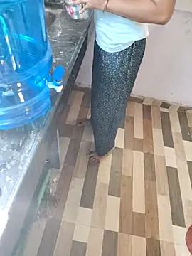 lovelygirl4567 online show from 03/18/25, 04:37