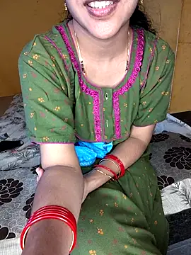 lovelygirl4567 online show from 10/03/25, 09:50