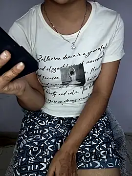 Snapshot of lovelygirl4567 chatting on 05/11/26, 03:18 lovelygirl4567 online show from 05/11/26, 03:18