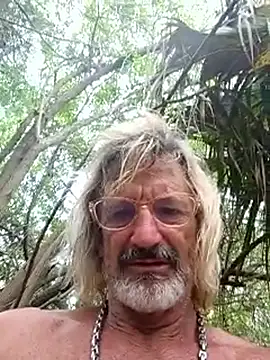 Snapshot of Cloudin_around chatting on 06/16/26, 10:23 Cloudin around online show from 06/16/26, 10:23