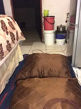 Snapshot of MKbesxxx chatting on 03/17/26, 06:11 MKbesxxx online show from 03/17/26, 06:11