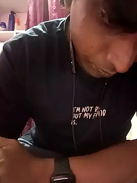 Remo0 online show from 10/04/25, 03:54