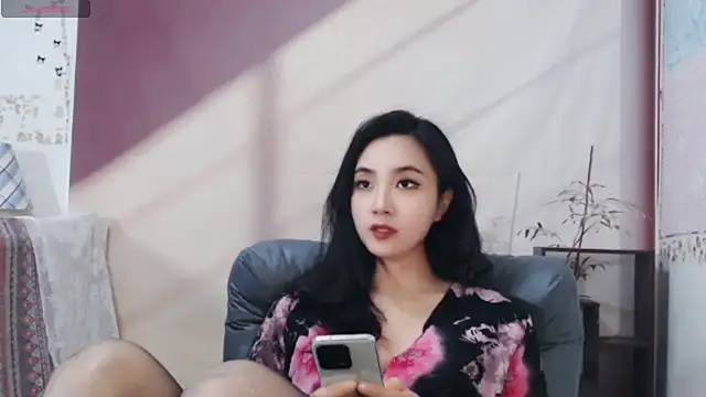 Snapshot of xiaotiantian-76 chatting on 01/12/25, 12:01 xiaotiantian-76 online show from 01/12/25, 12:01