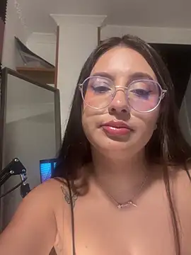 Snapshot of Gretta_Hot chatting on 01/17/25, 10:12 Gretta Hot online show from 01/17/25, 10:12