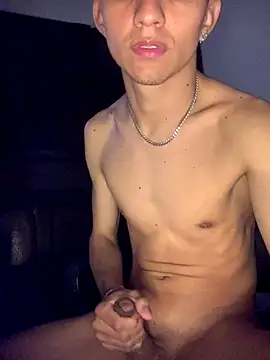 gabrielzinnnn085 online show from 10/18/25, 02:47