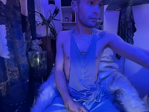 Snapshot of Trystan_Spellman chatting on 02/07/26, 08:07 Trystan Spellman online show from 02/07/26, 08:07